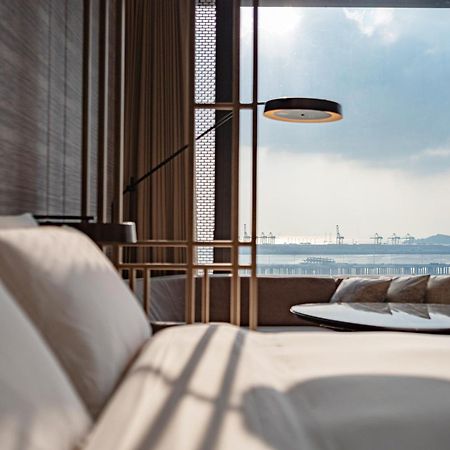 Conrad Shenzhen, The First Art Museum Hotel In Greater Bay Area With The Stunning Bay And Sunset View In The Hotel Terrace Exteriér fotografie