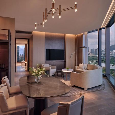 Conrad Shenzhen, The First Art Museum Hotel In Greater Bay Area With The Stunning Bay And Sunset View In The Hotel Terrace Exteriér fotografie