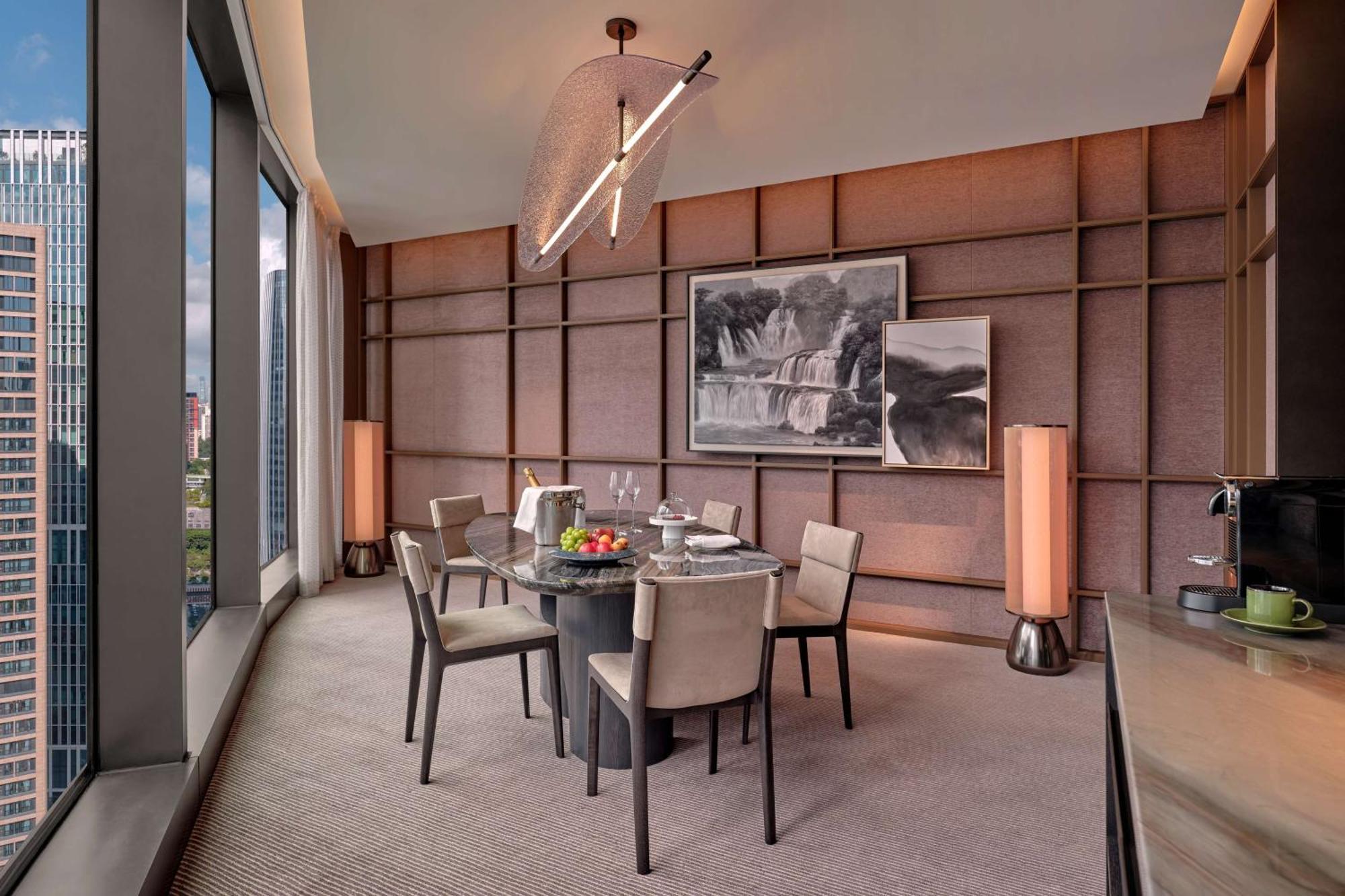 Conrad Shenzhen, The First Art Museum Hotel In Greater Bay Area With The Stunning Bay And Sunset View In The Hotel Terrace Exteriér fotografie