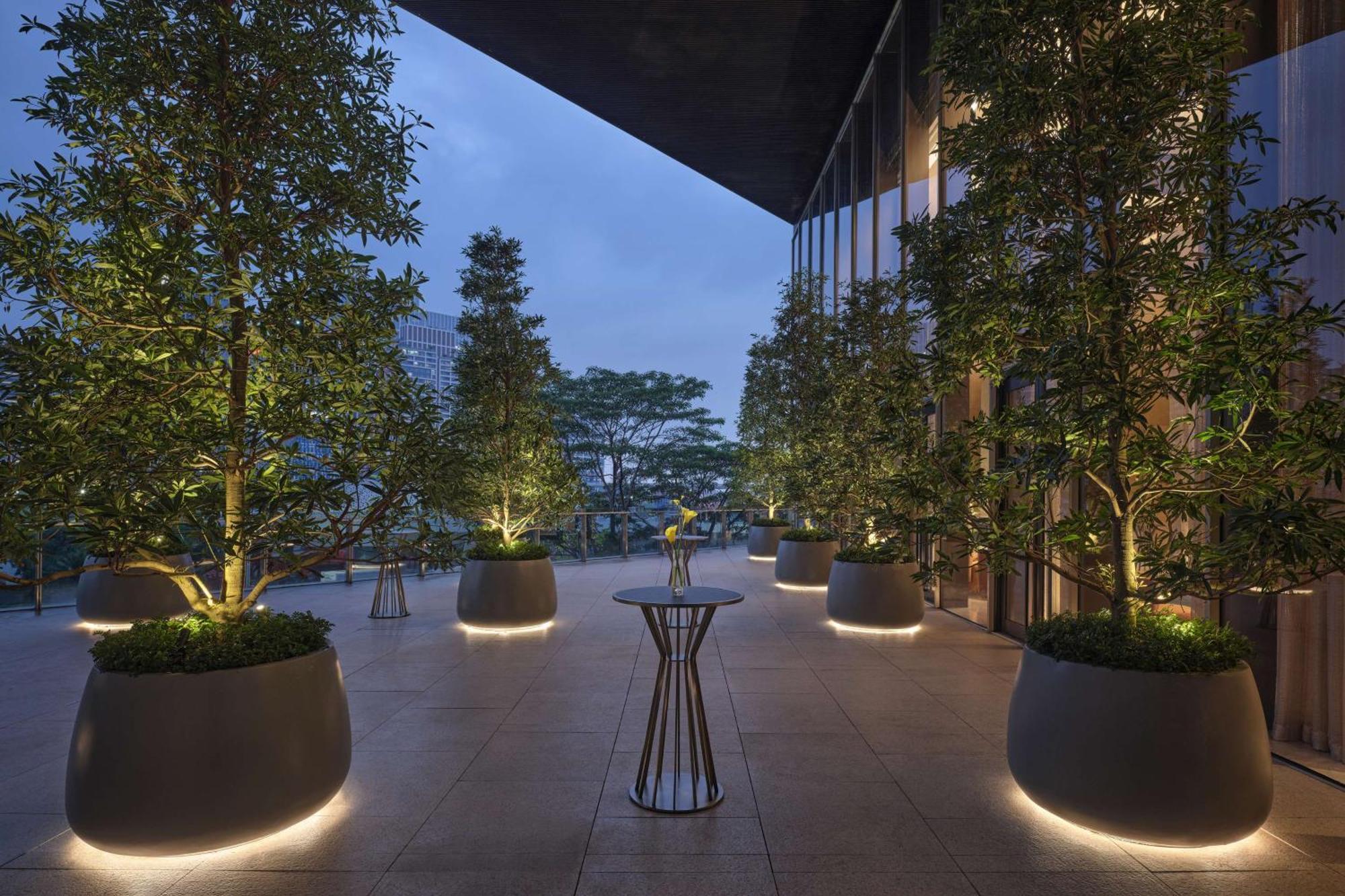 Conrad Shenzhen, The First Art Museum Hotel In Greater Bay Area With The Stunning Bay And Sunset View In The Hotel Terrace Exteriér fotografie