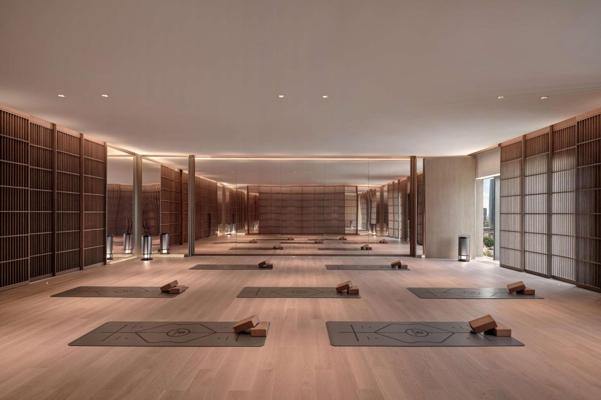 Conrad Shenzhen, The First Art Museum Hotel In Greater Bay Area With The Stunning Bay And Sunset View In The Hotel Terrace Exteriér fotografie