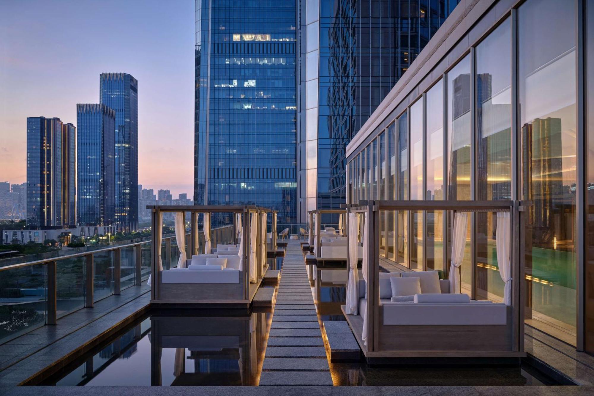 Conrad Shenzhen, The First Art Museum Hotel In Greater Bay Area With The Stunning Bay And Sunset View In The Hotel Terrace Exteriér fotografie