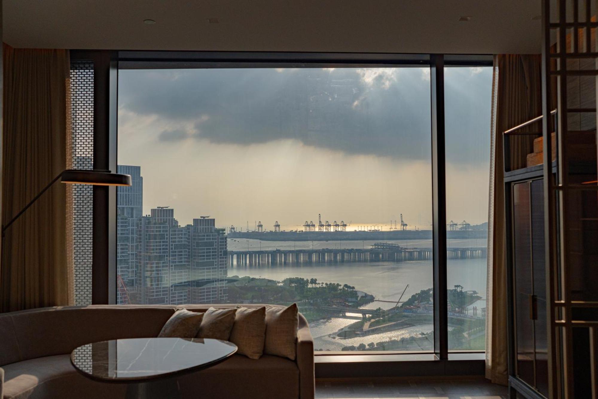 Conrad Shenzhen, The First Art Museum Hotel In Greater Bay Area With The Stunning Bay And Sunset View In The Hotel Terrace Exteriér fotografie