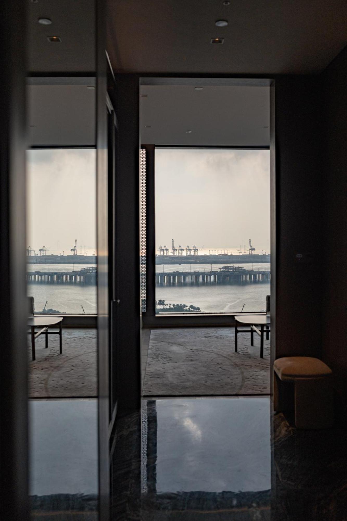 Conrad Shenzhen, The First Art Museum Hotel In Greater Bay Area With The Stunning Bay And Sunset View In The Hotel Terrace Exteriér fotografie